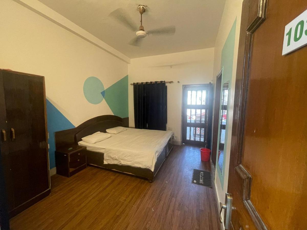 רישיקש Unplan Hostel מראה חיצוני תמונה