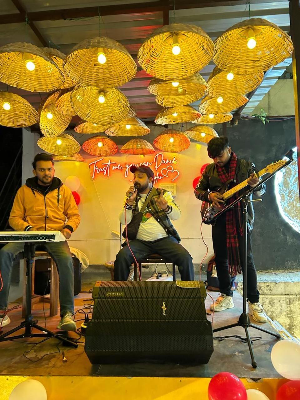 רישיקש Unplan Hostel מראה חיצוני תמונה